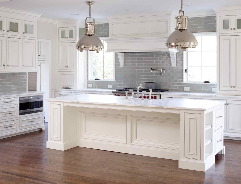 Example of a transitional kitchen design in DC Metro