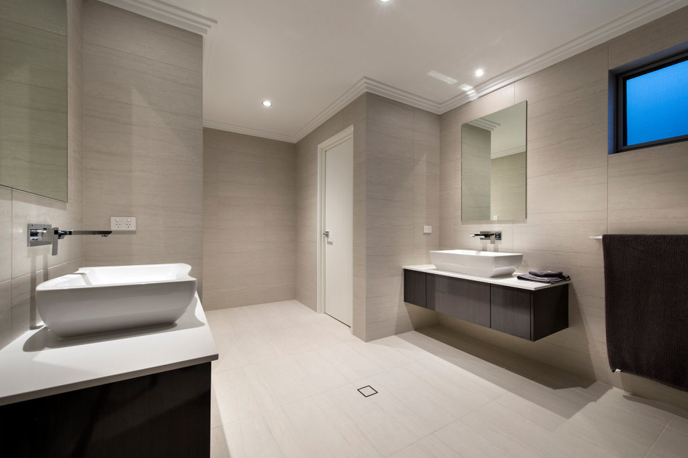 This is an example of a contemporary bathroom in Perth.