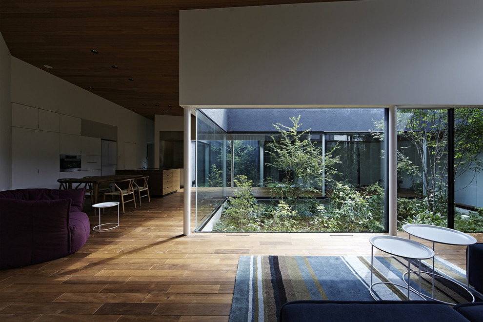 Photo of a modern family room in Tokyo Suburbs.