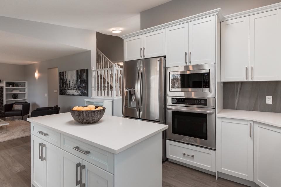 Transitional kitchen photo in Calgary