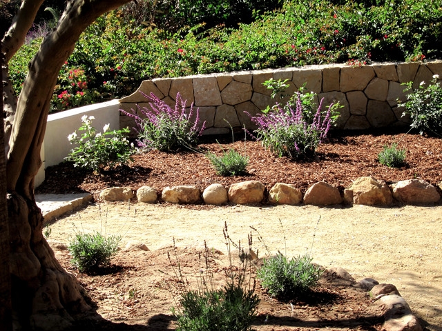 Rural Santa Barbara Sandstone Garden Walls and Landscaping with drought ...