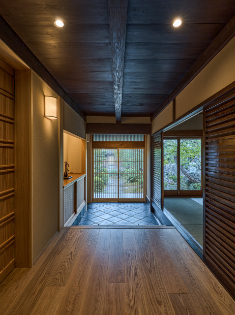 KH様邸古民家 - Eingang - Kyoto - von 株式会社ローバー都市建築事務  