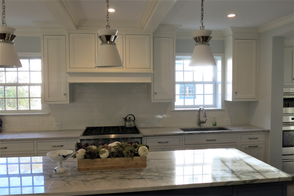 Kitchen - transitional kitchen idea