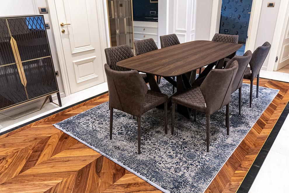 Камень, дерево, латунь. Частный дом в Софии