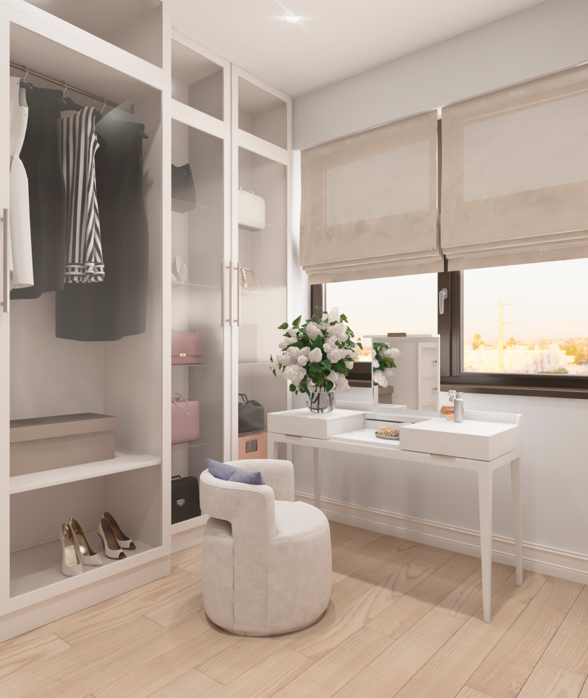 место для макияжа в гардеробной