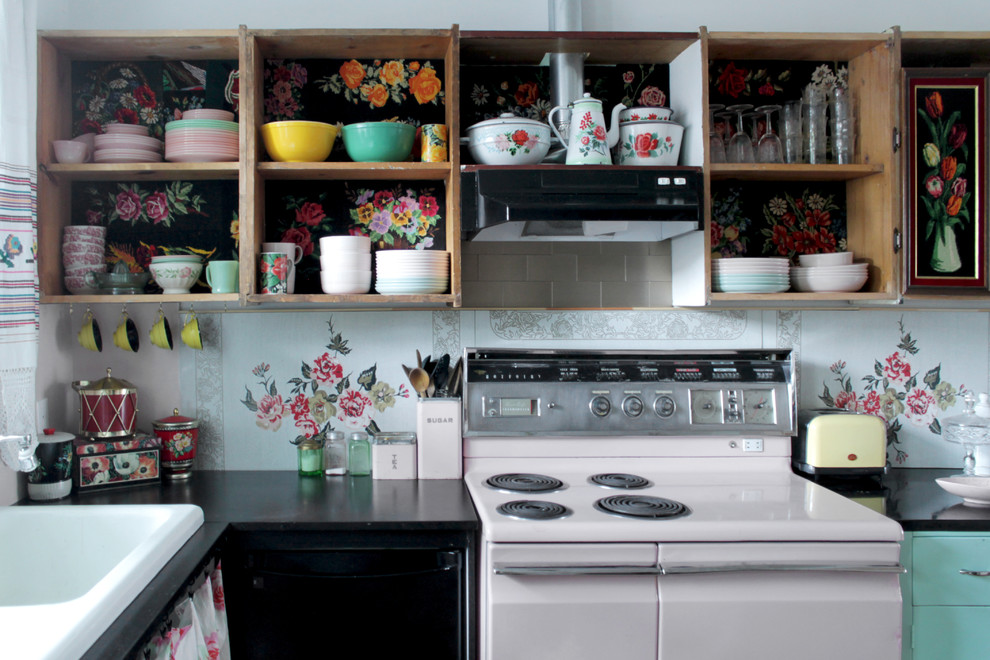 This is an example of an eclectic kitchen in Montreal.