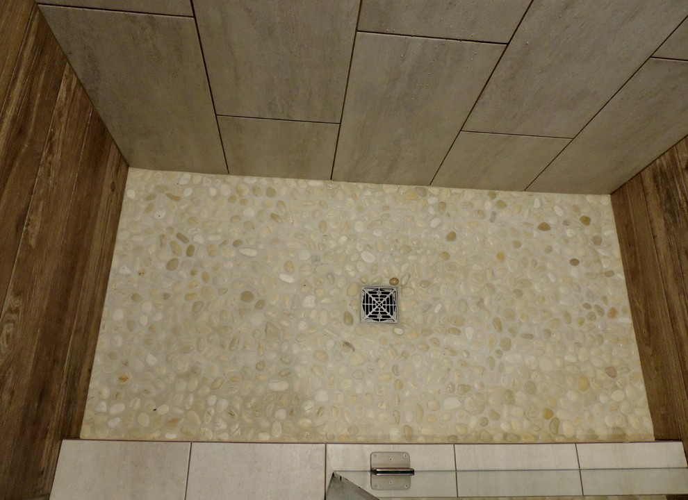 Transitional bathroom photo in Phoenix