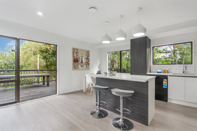 Wallace Road, Ranui contemporary-koek