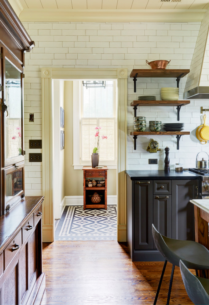 Home design - transitional home design idea in Chicago