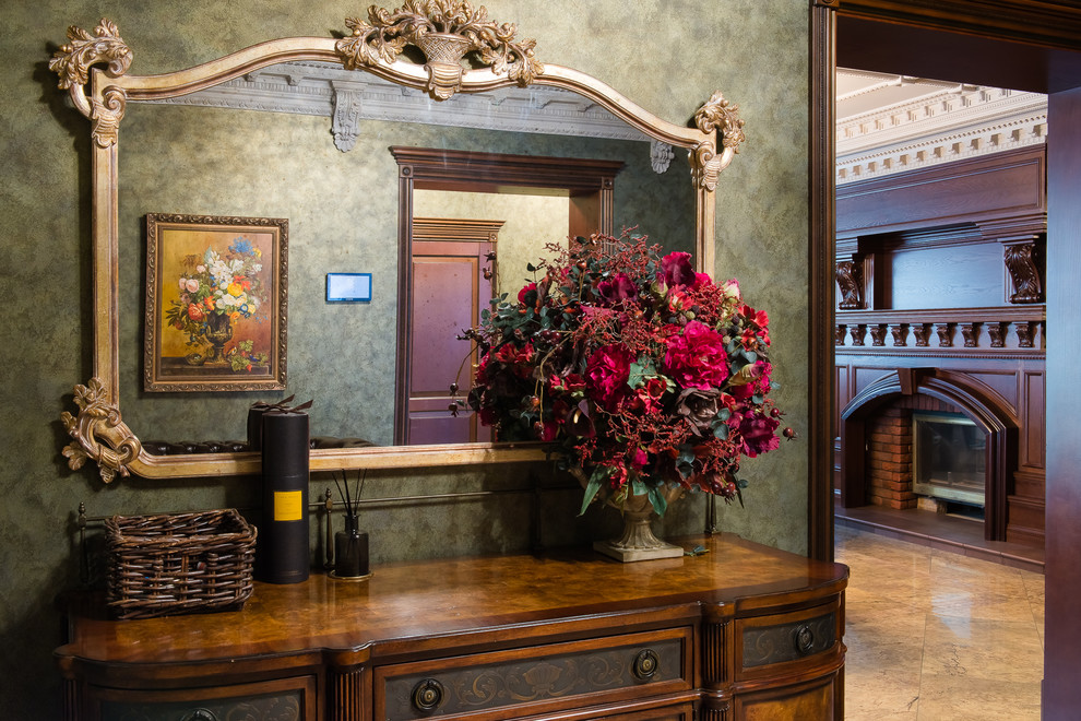 Холл первого этажа