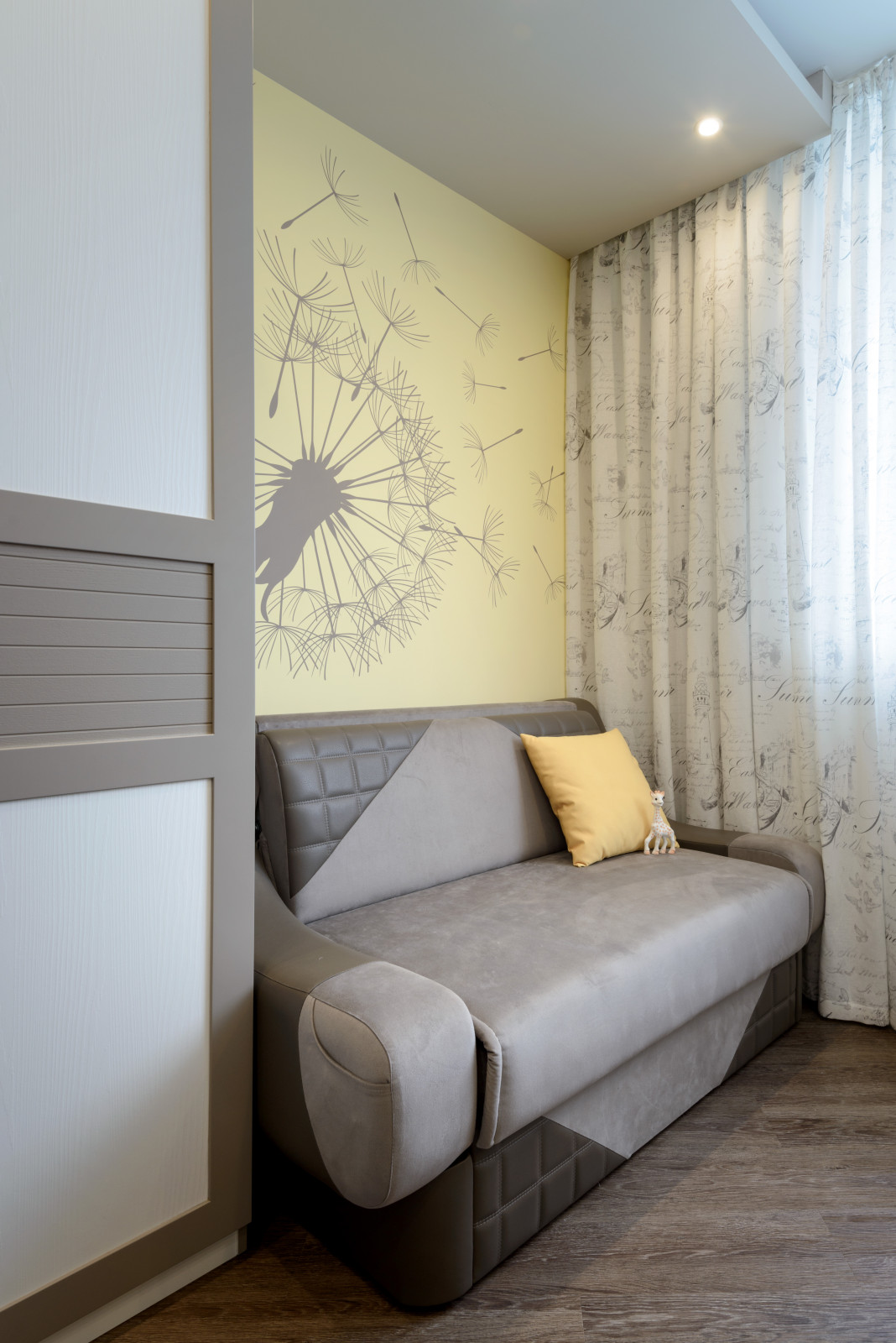 Трехкомнатная квартира-студия в современном стиле