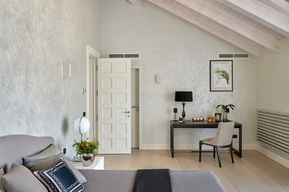 Большой загородный дом