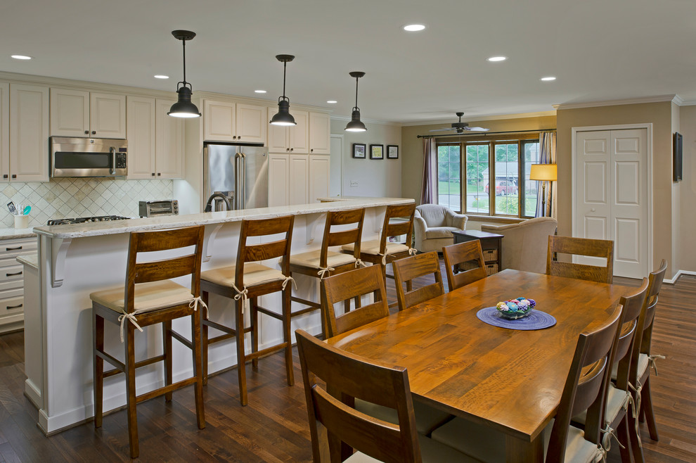 Kitchen - transitional kitchen idea in Baltimore