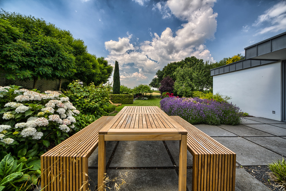 Moderne Terrasse in Essen