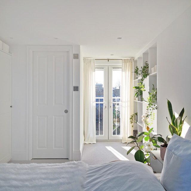 Loft bedroom modern-bedroom