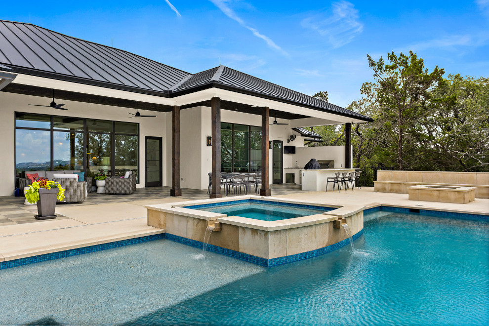 Inspiration for a transitional pool remodel in Austin