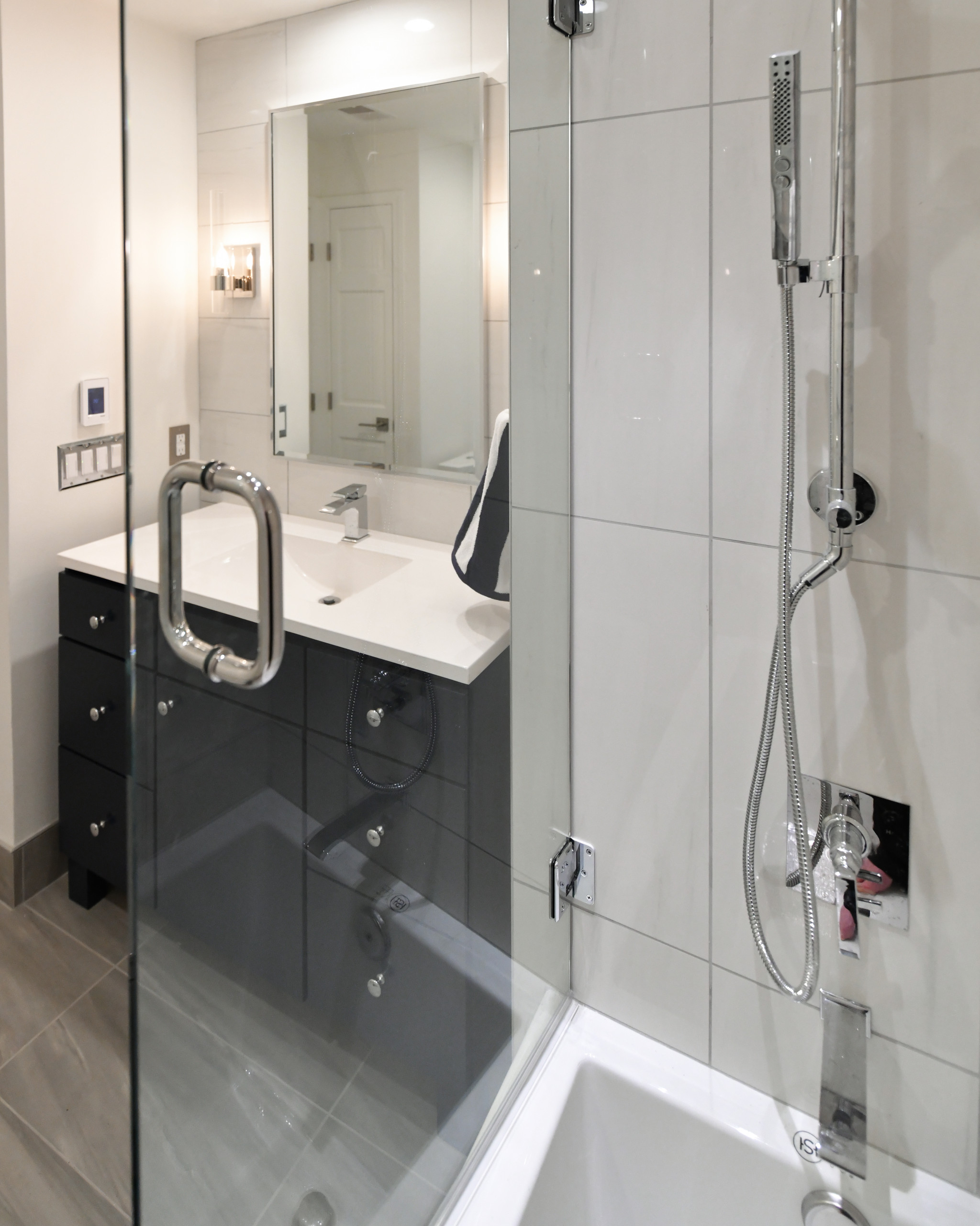 Hall Bath Reno