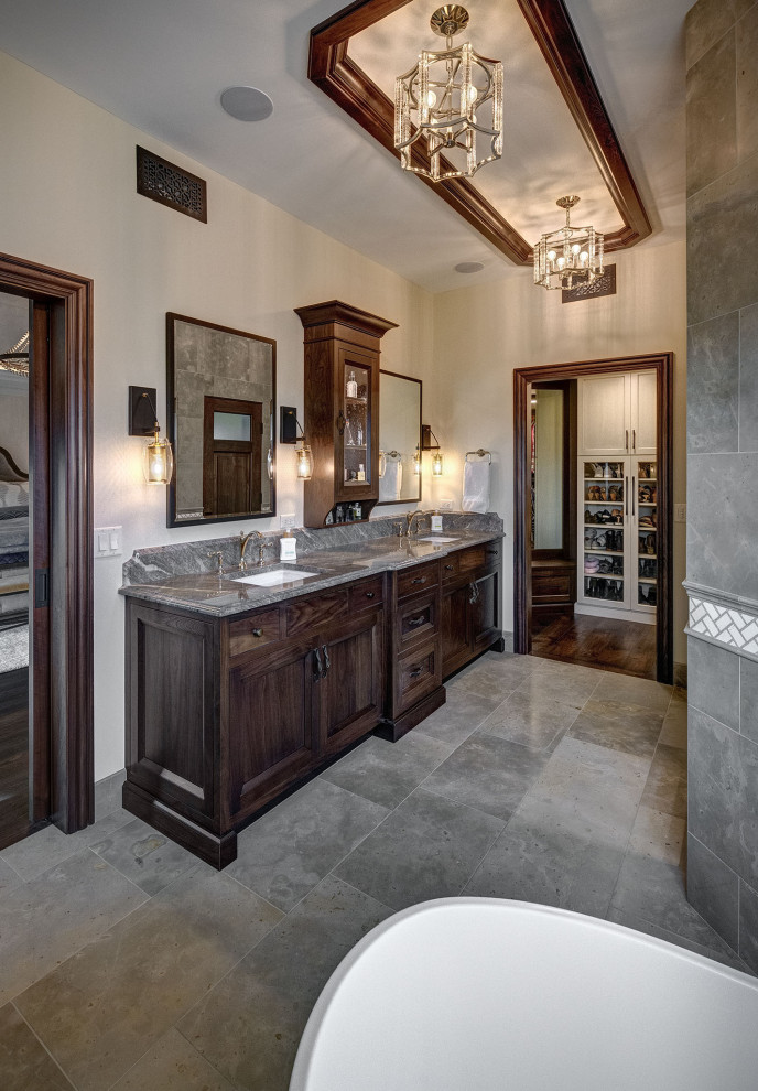 Inspiration for a transitional bathroom remodel in Chicago