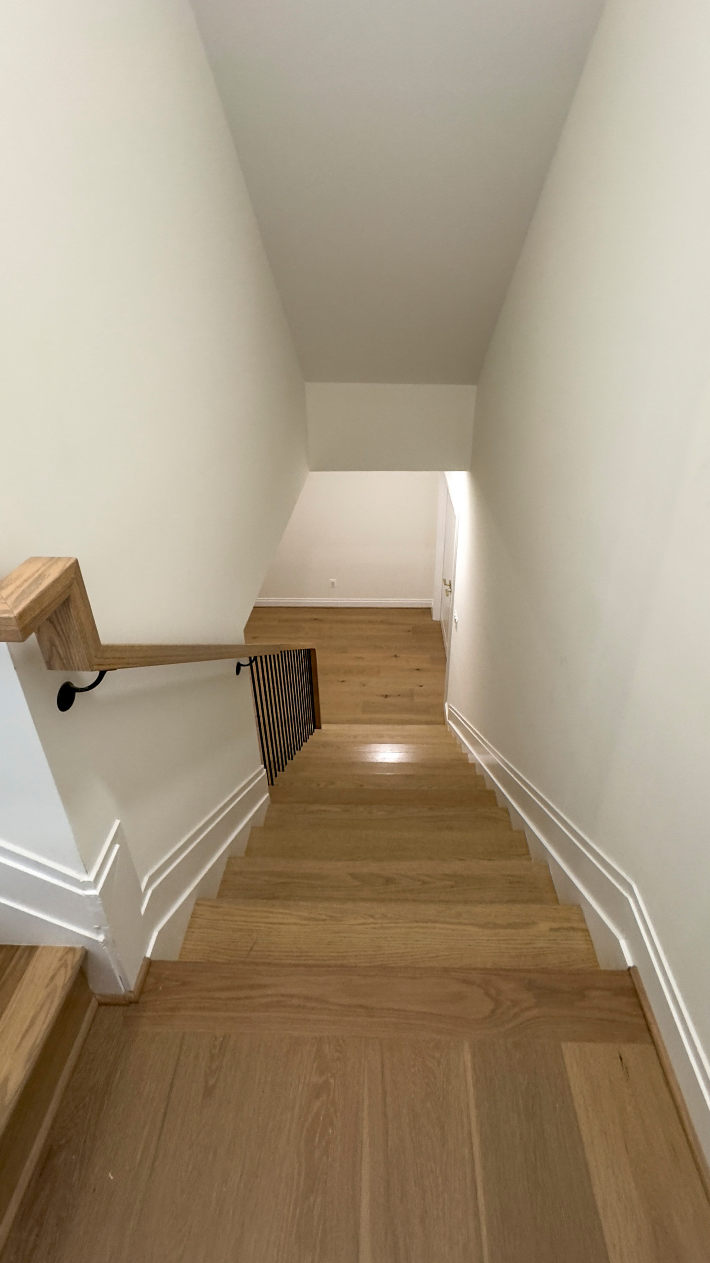 144_Attractive Transitional Staircase in Impressive Modern Home, Vienna VA 22180