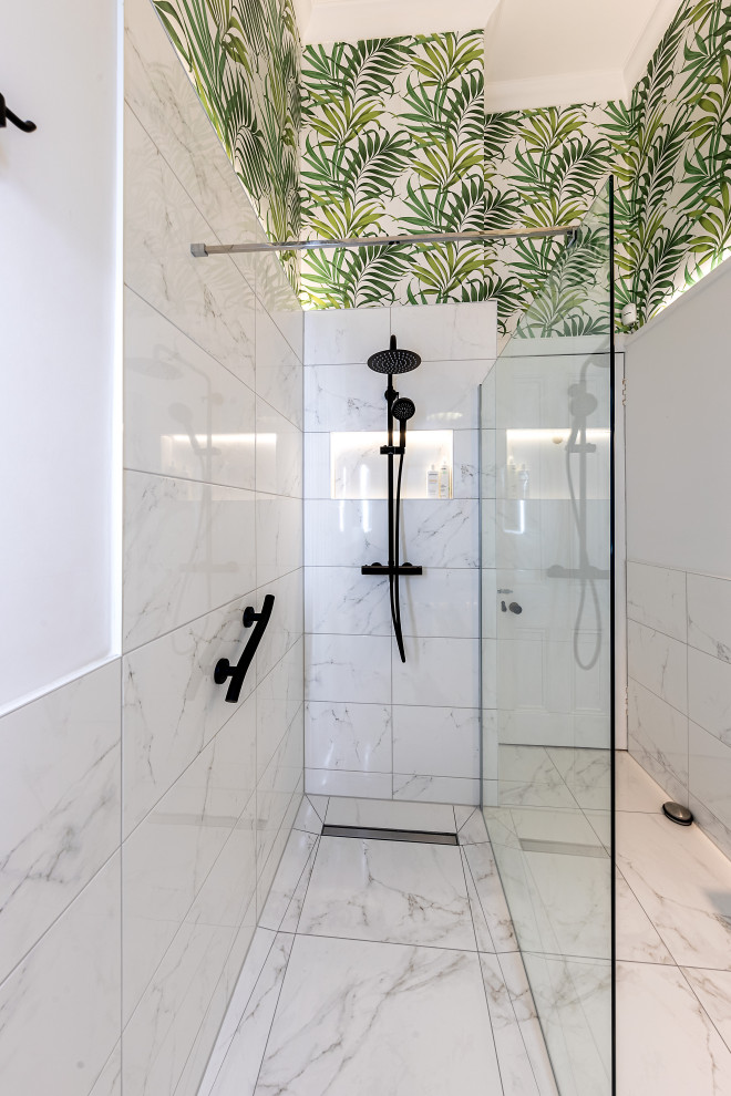 This is an example of a bathroom in Glasgow.