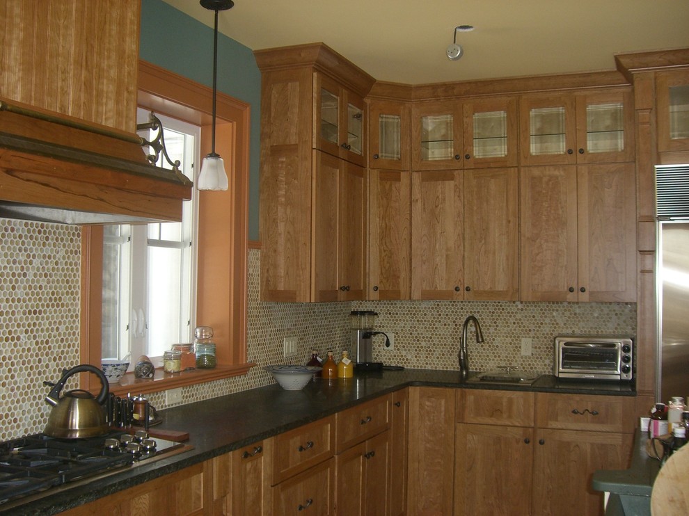Design ideas for a traditional kitchen in Portland Maine.