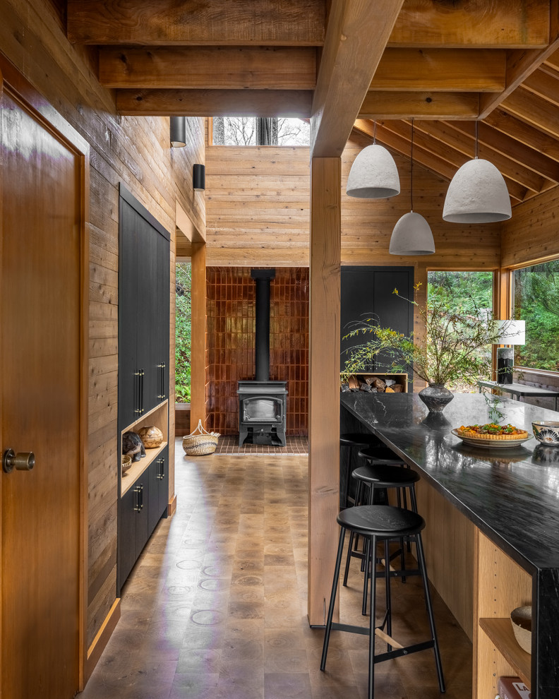 Mountain style home design photo in Seattle