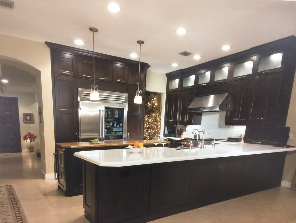 Transitional kitchen photo in Miami