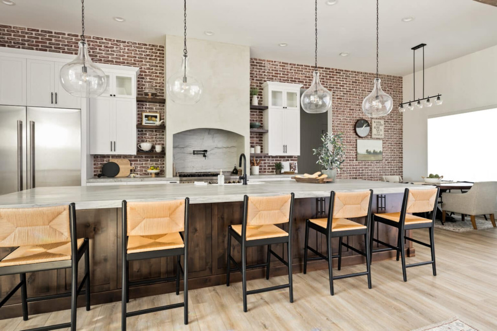 Inspiration for a rustic kitchen remodel in Las Vegas