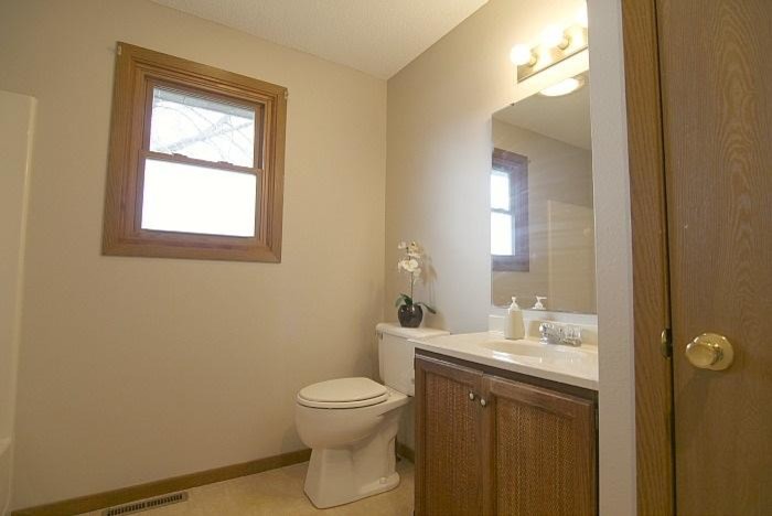Bathroom - transitional bathroom idea in Cedar Rapids