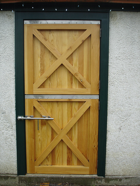 Example of a mountain style entryway design in Chicago
