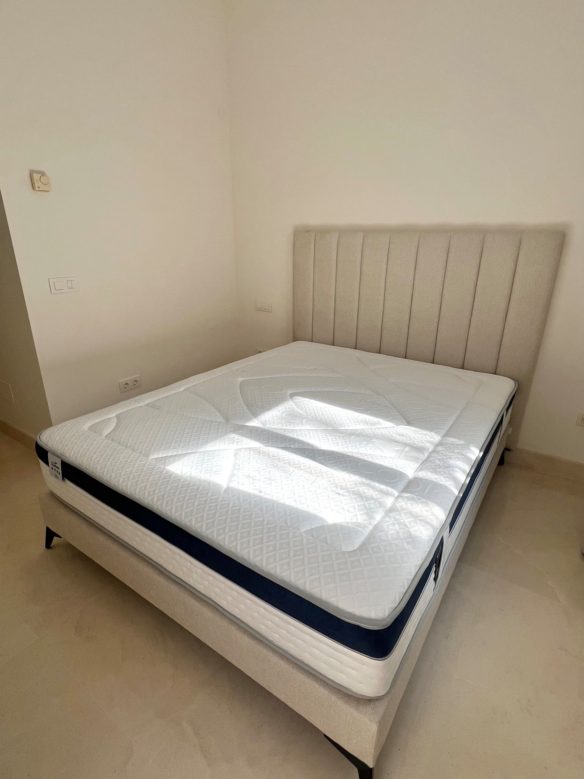 BEDS & HEADBOARDS