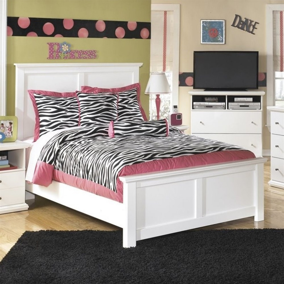 Ashley Furniture Bostwick Shoals Wood Full Panel Bed in White