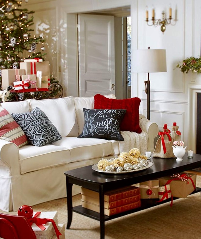 Transitional home design photo in Chicago