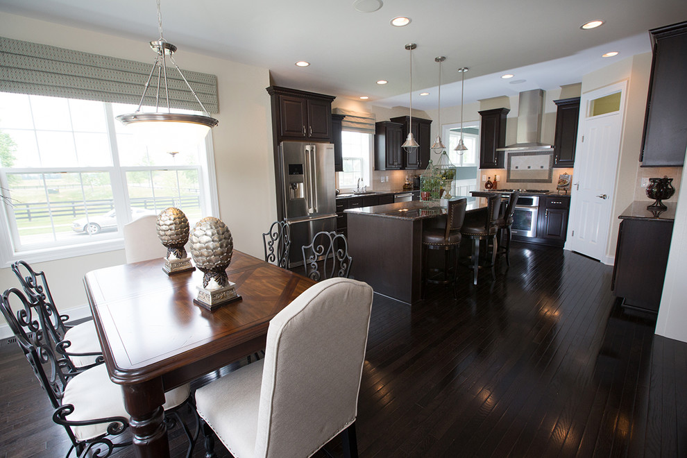 Transitional kitchen photo in Columbus