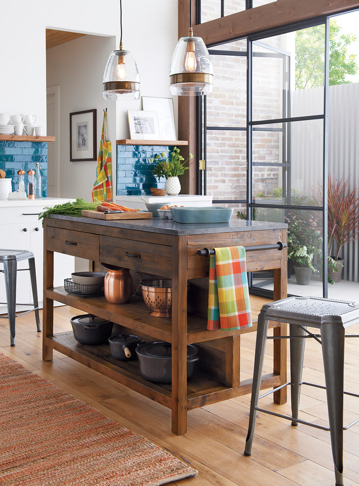 Mountain style kitchen photo in Chicago