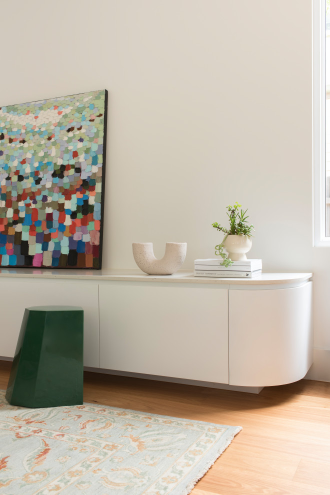 This is an example of a contemporary living room in Melbourne.