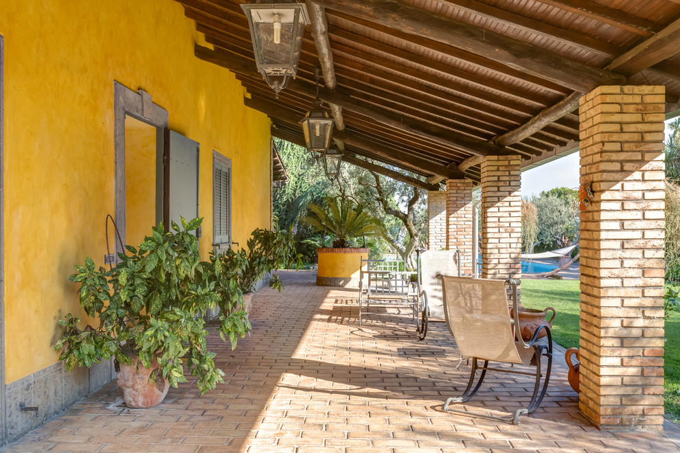 This is an example of a country verandah in Rome.