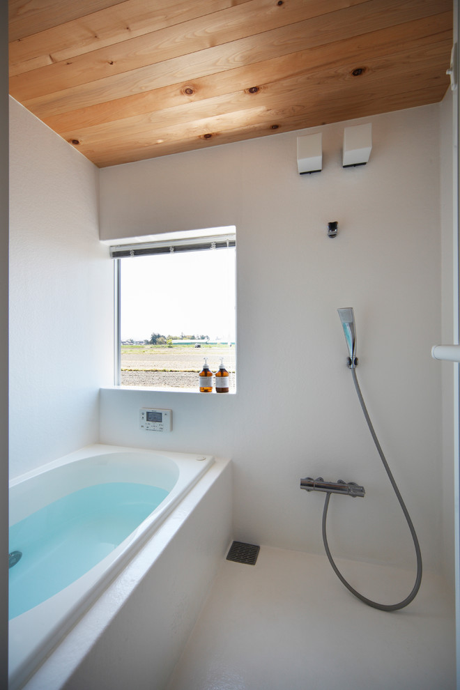 浴室より田園風景を望む - モダン - 浴室 - 他の地域 - 樋口章建築アトリエ | Houzz (ハウズ)