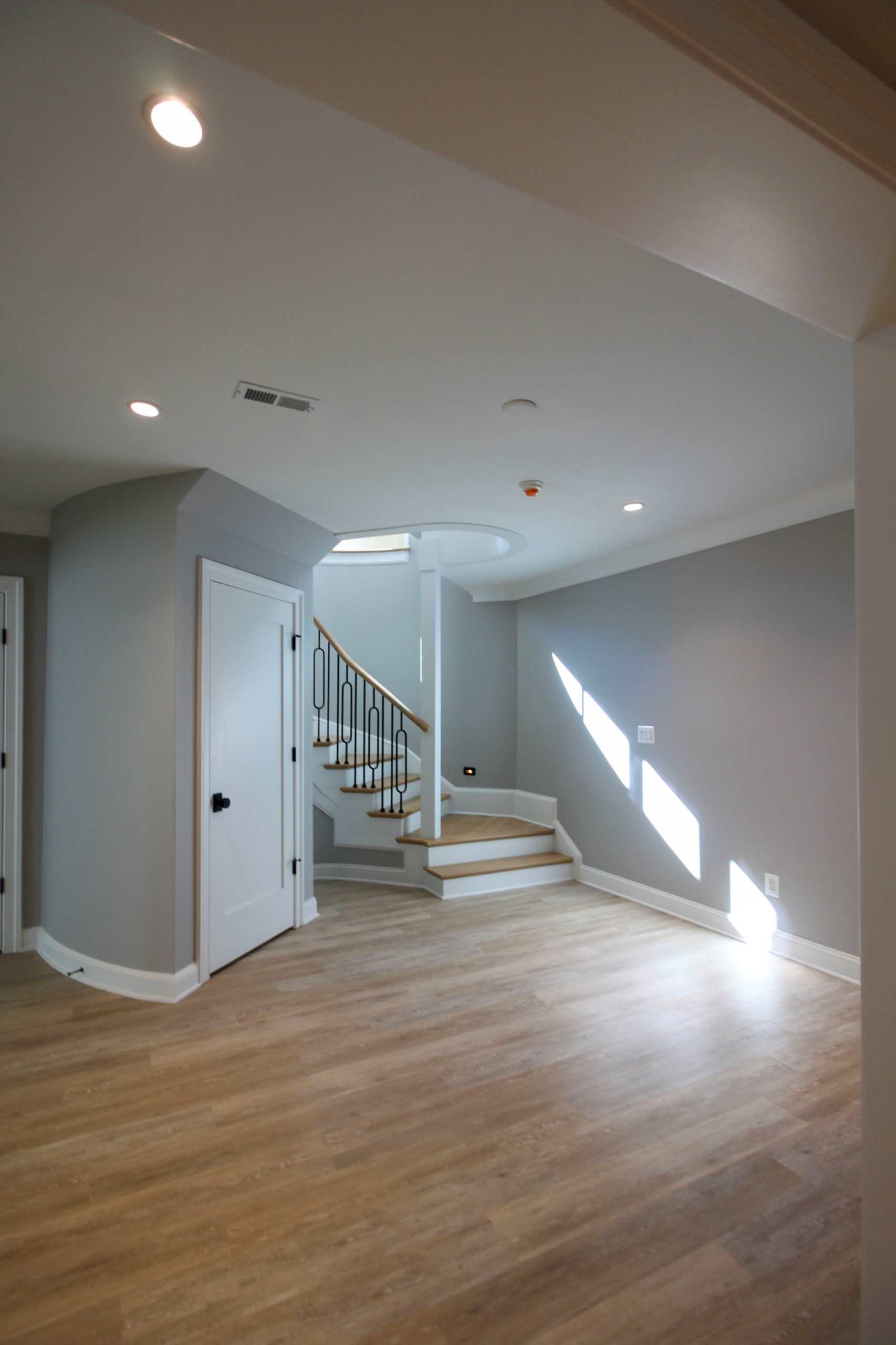 95_Remarkable and elegant floating elliptical staircase, McLean, VA 22101