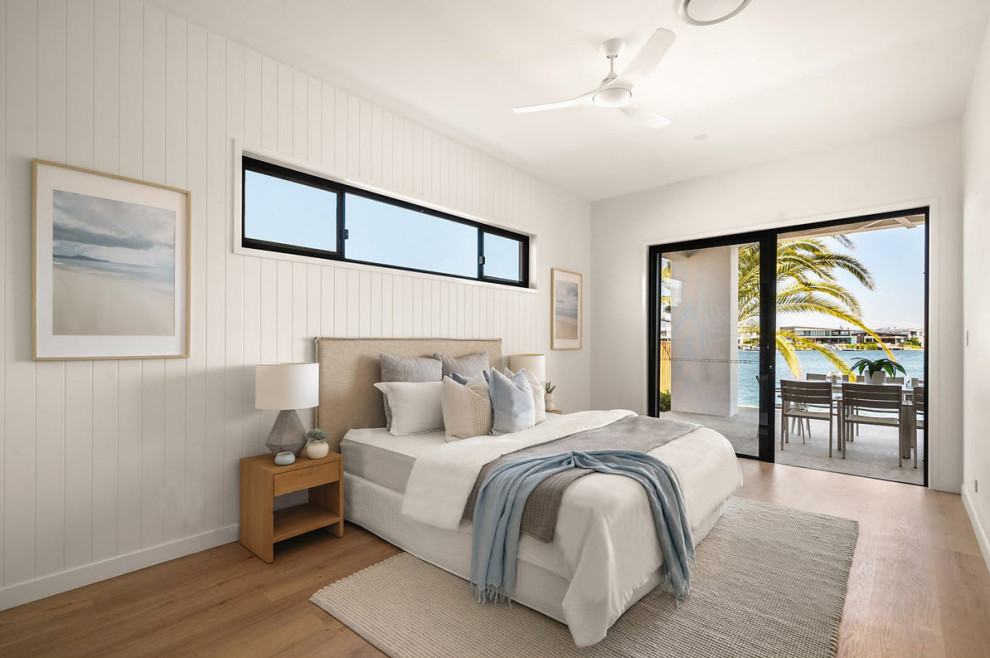 Photo of a contemporary bedroom in Brisbane.