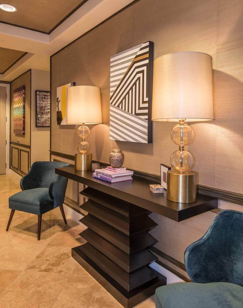 Transitional home design photo in Phoenix