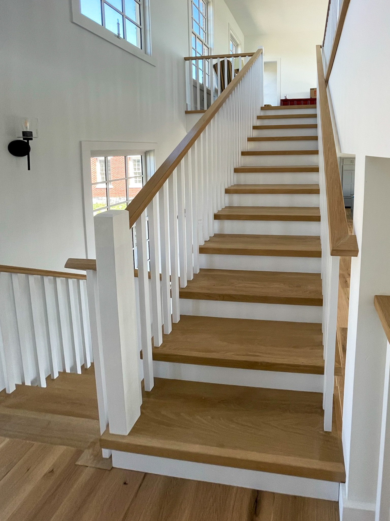 91_U-Shaped Floating Staircase Surrounded by Bucolic Mountain Views, Winchester,