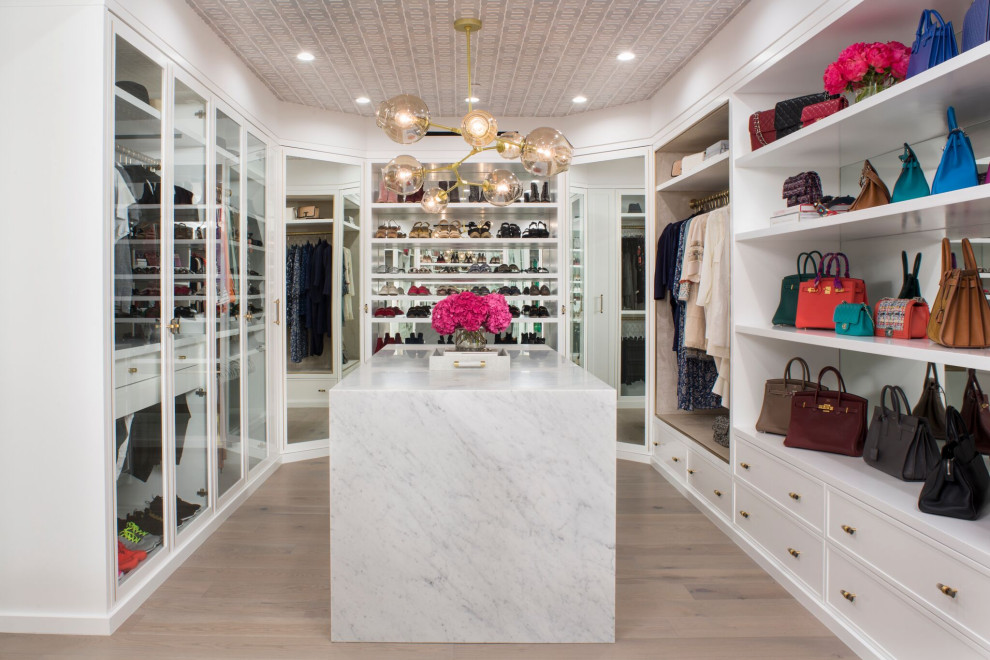 Design ideas for a transitional storage and wardrobe in Los Angeles.