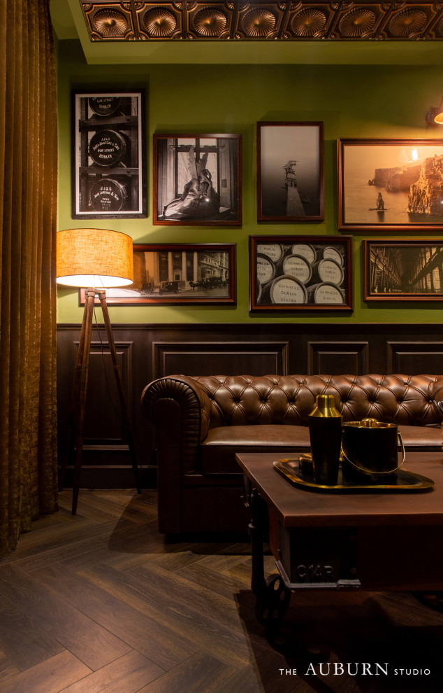 This is an example of a contemporary home bar in Chennai.