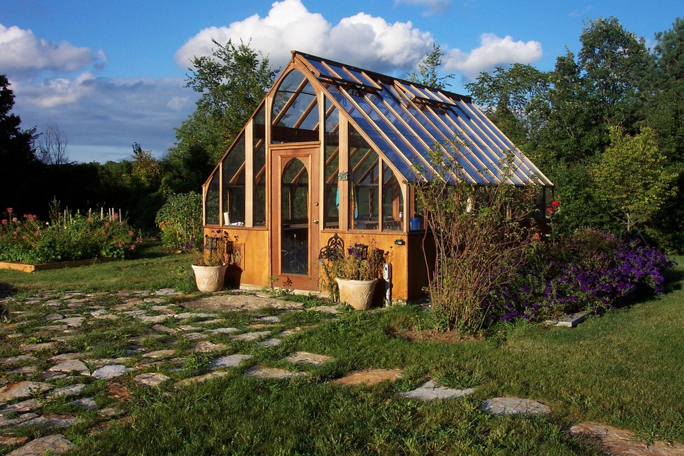 Inspiration for a traditional greenhouse in Burlington.