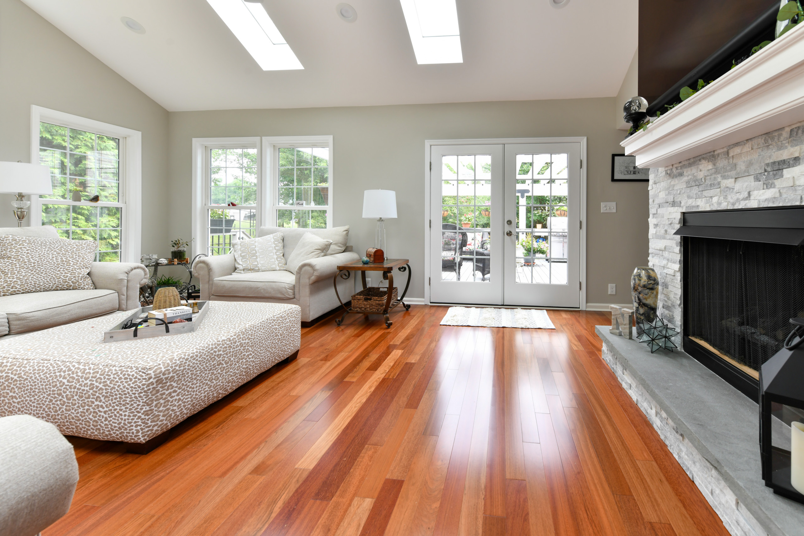 Huge Entertaining Deck and Sunroom