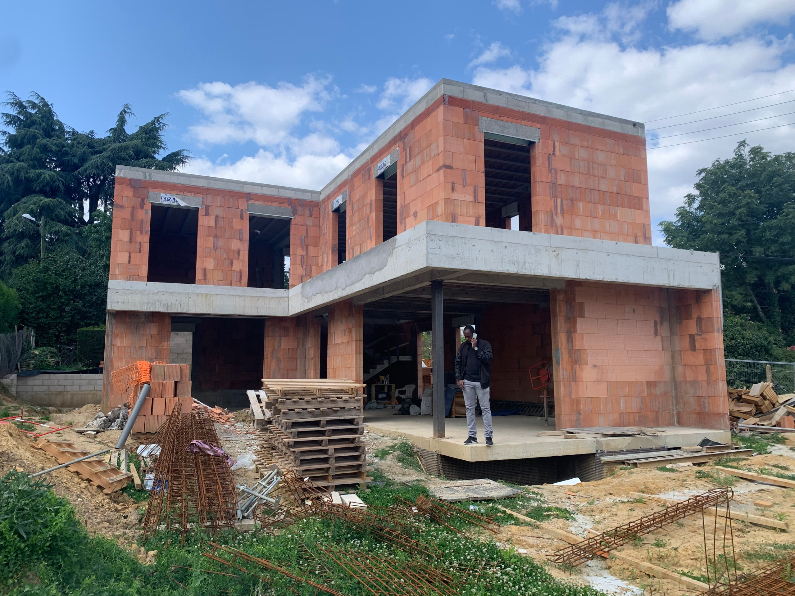 L  - Construction d'une maison - Calme dans la ville