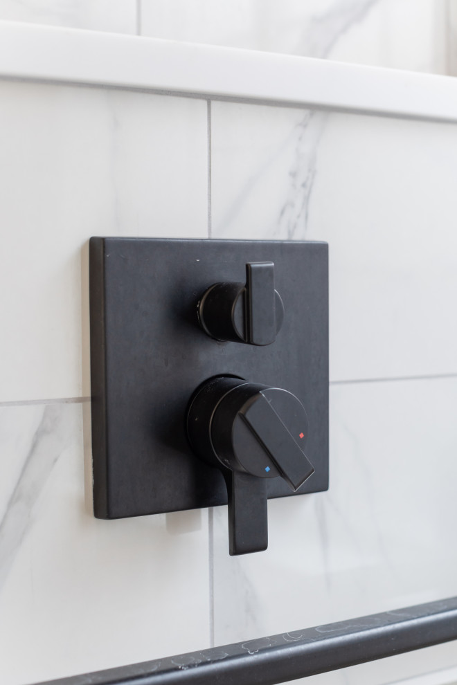 Black Locust | Master Bathroom
