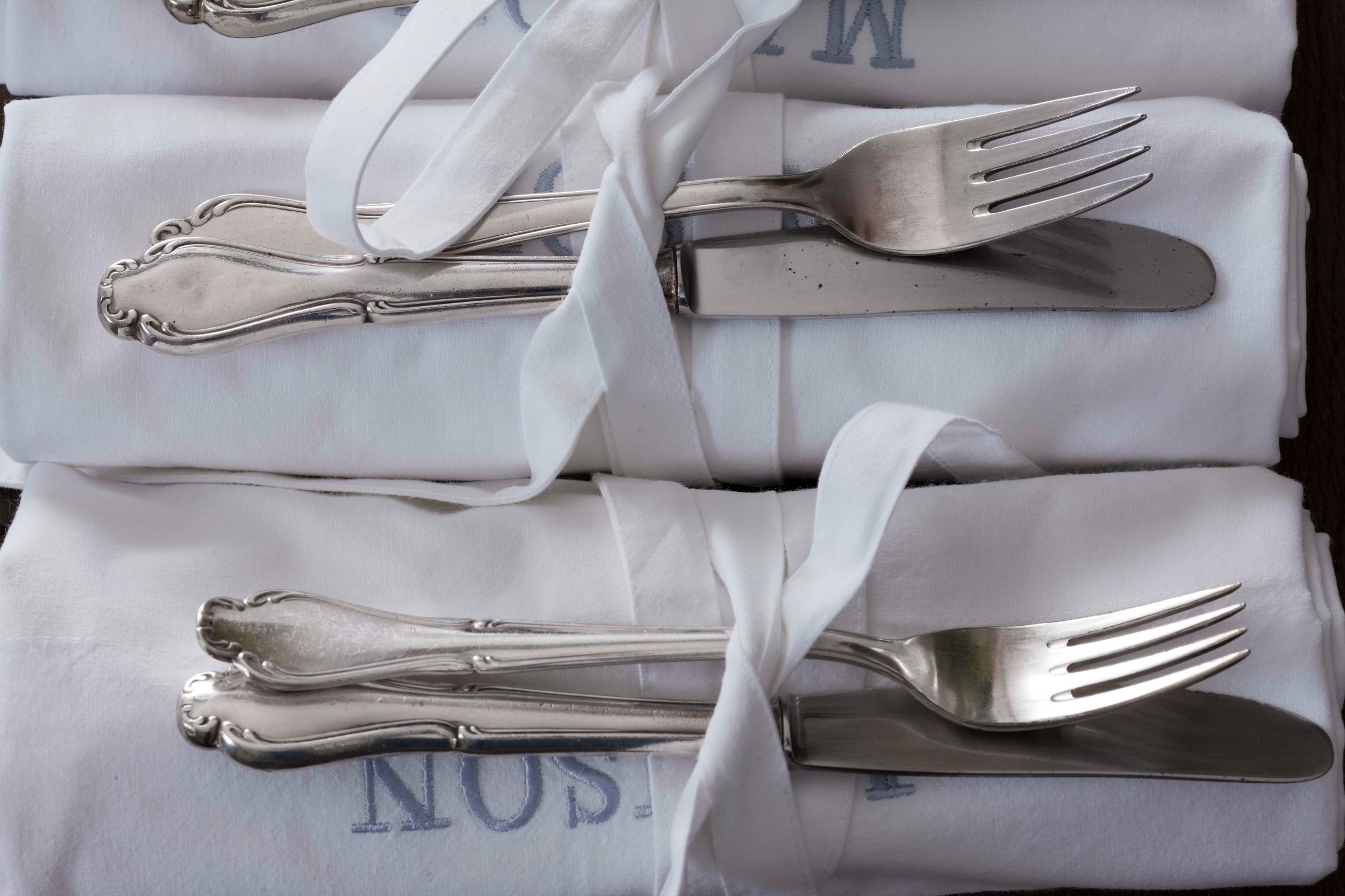 Tips for Clean Silver and Stainless Steel Cutlery—The Sparkling