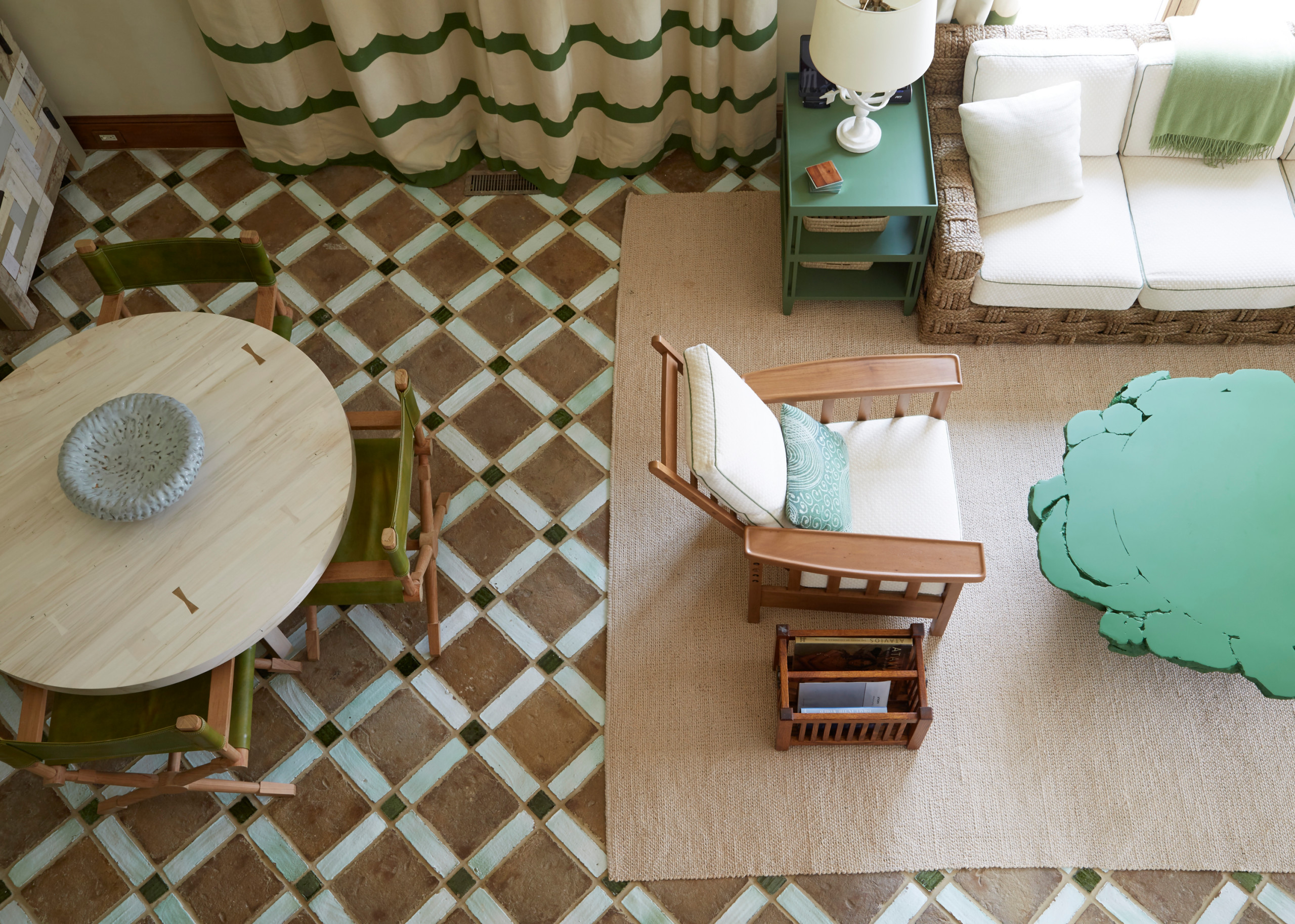 Зеленая гостиная в интерьере: дизайн, интересные идеи с фото